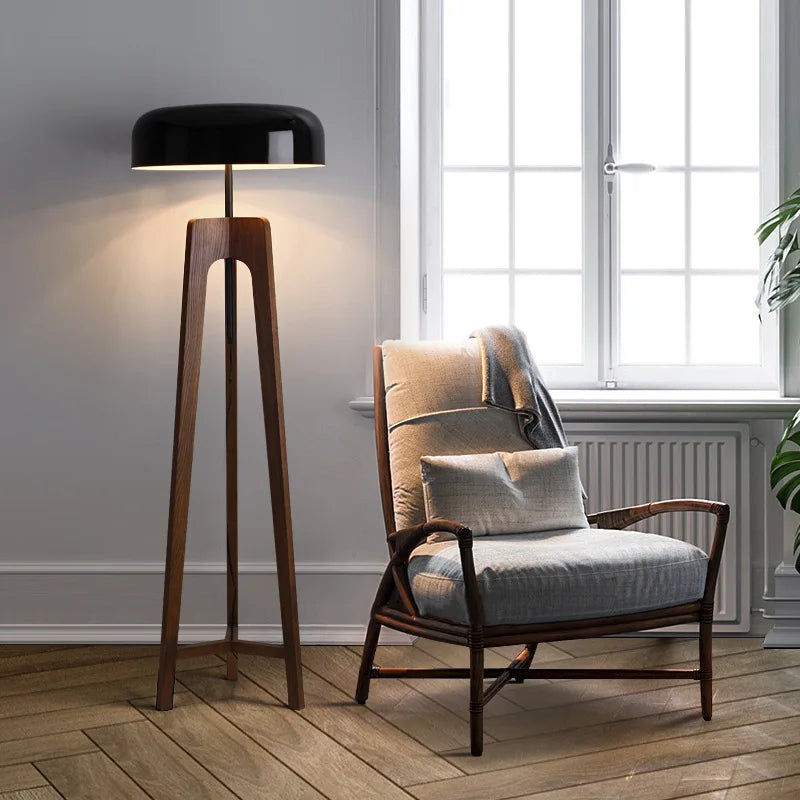 Lampadaire mid century modern en bois massif | AUREN