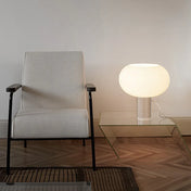 Lampe à poser globe en verre opalin | LUNAE