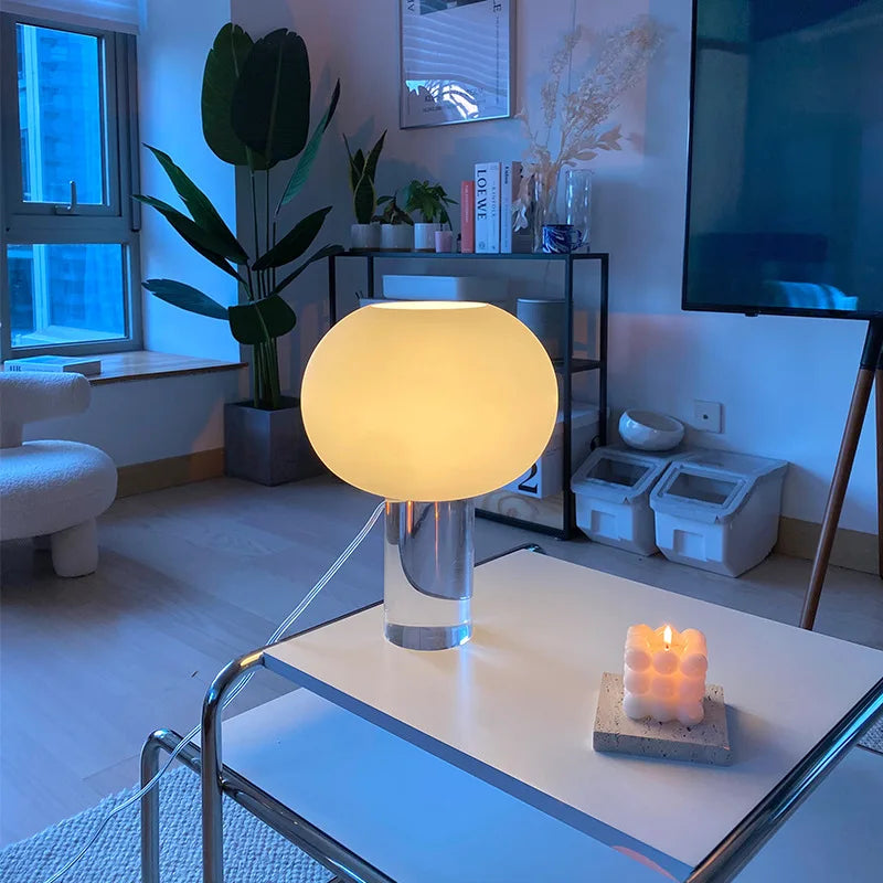Lampe à poser globe en verre opalin | LUNAE