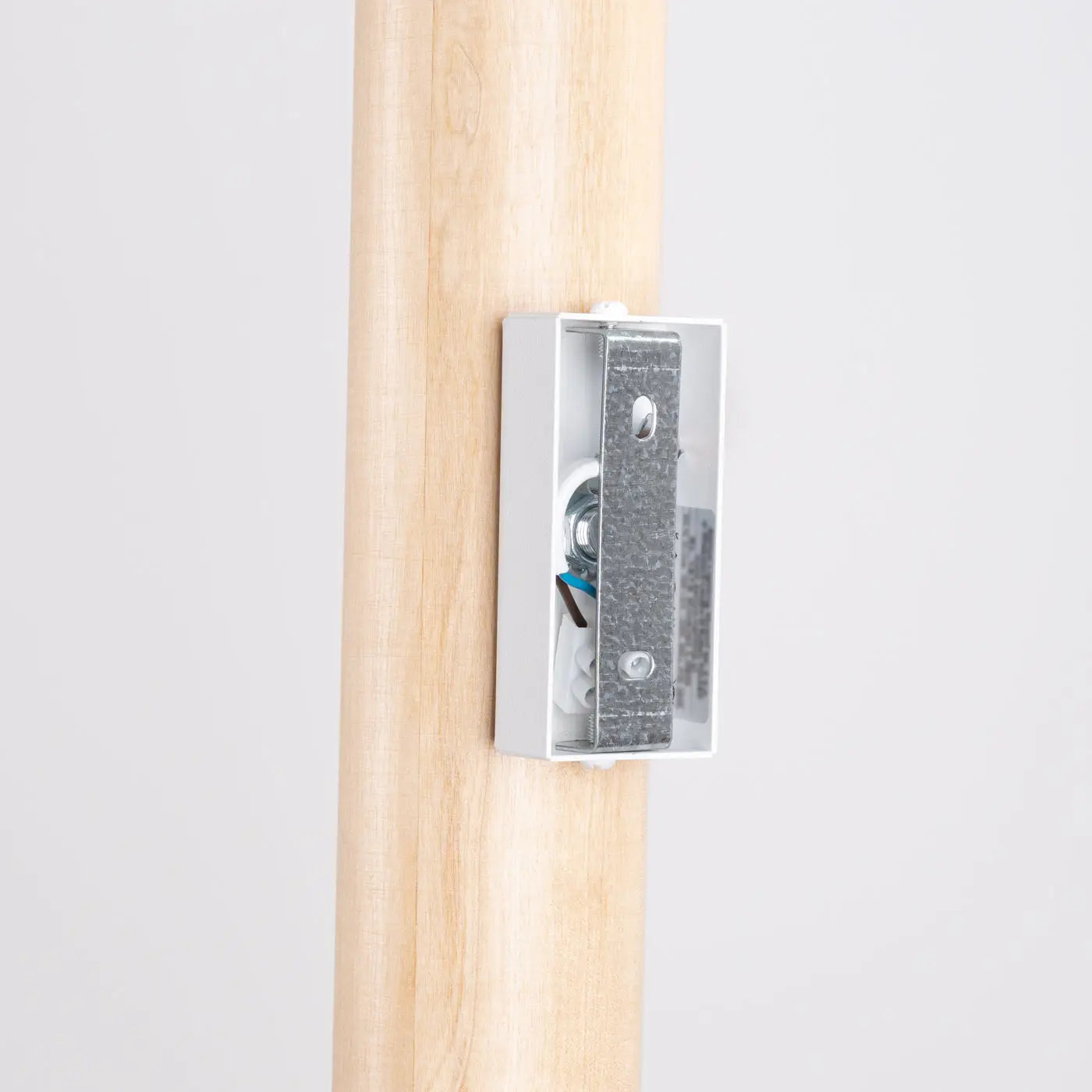 Applique murale cylindrique bois et tissu à 2 lumières — vue 4