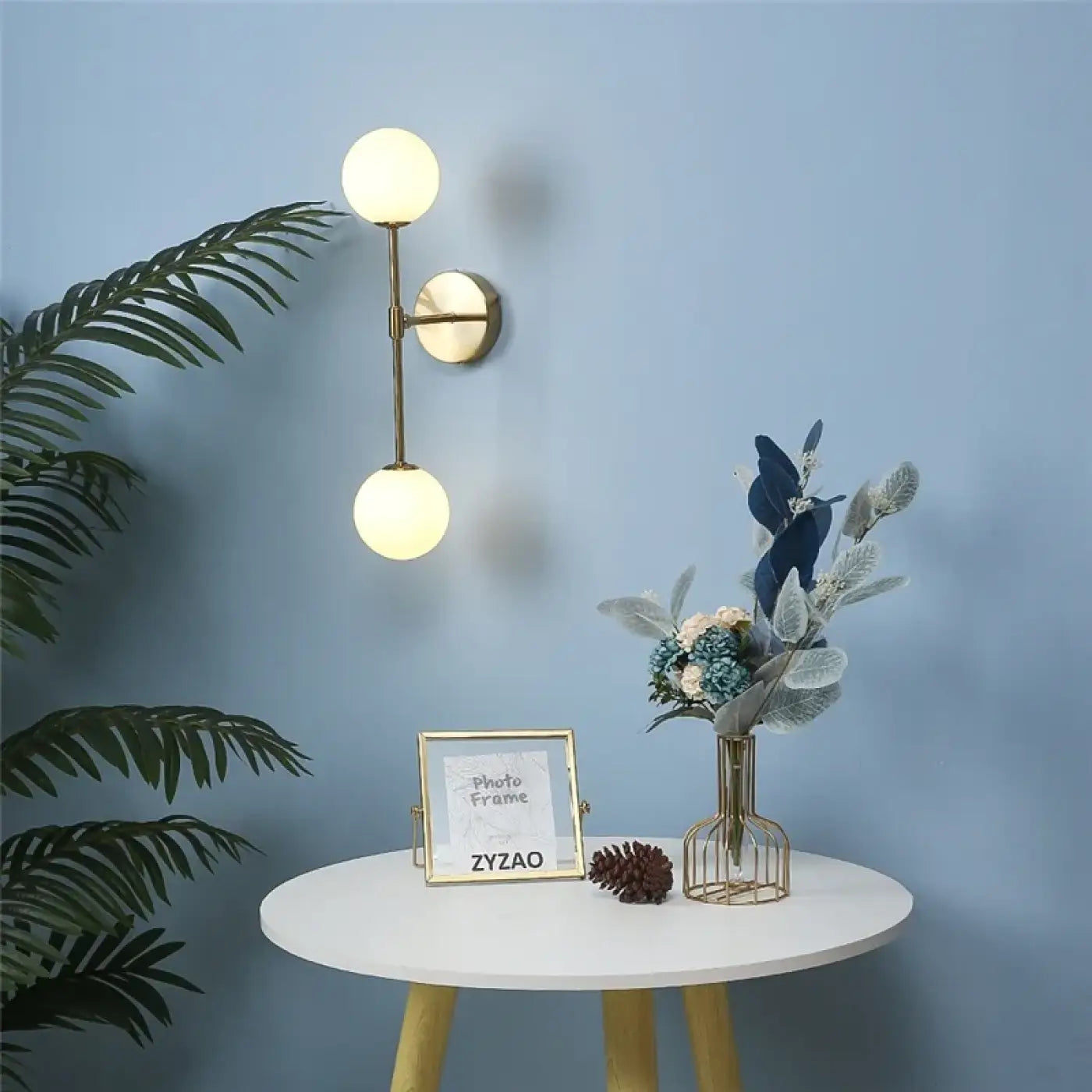 Applique murale dorée 2 globes en verre scandinave — vue 1