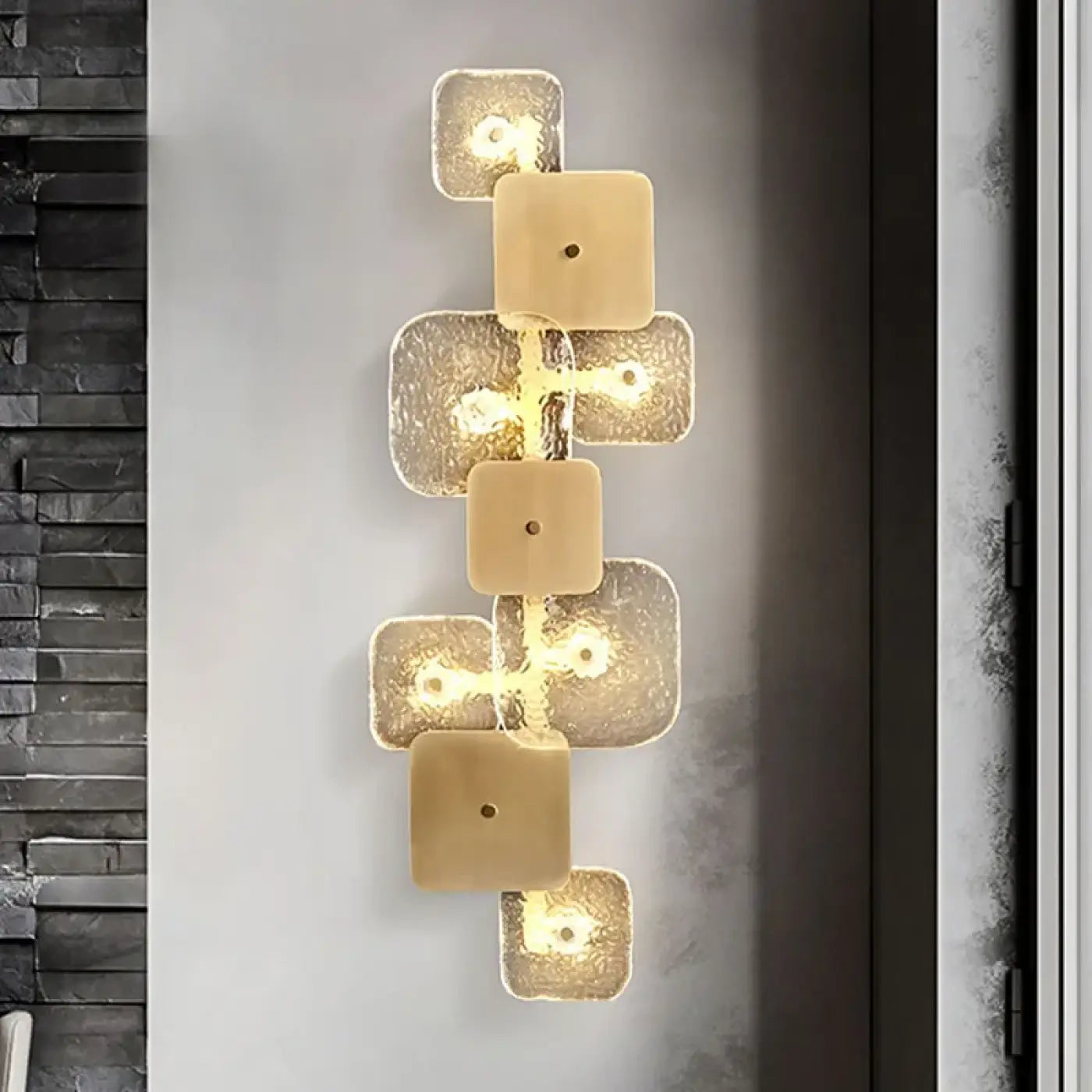 Applique murale dorée en verre texturé à 3 lumières — vue 2