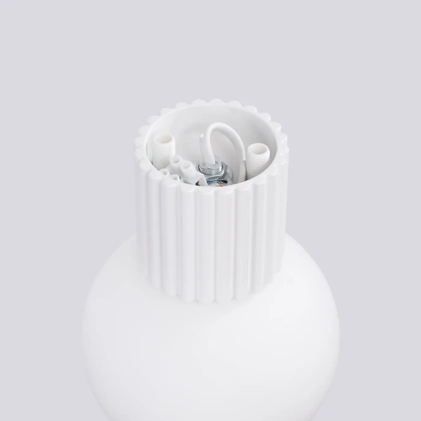 Applique murale globe opalin blanc aluminium et acrylique — vue 5