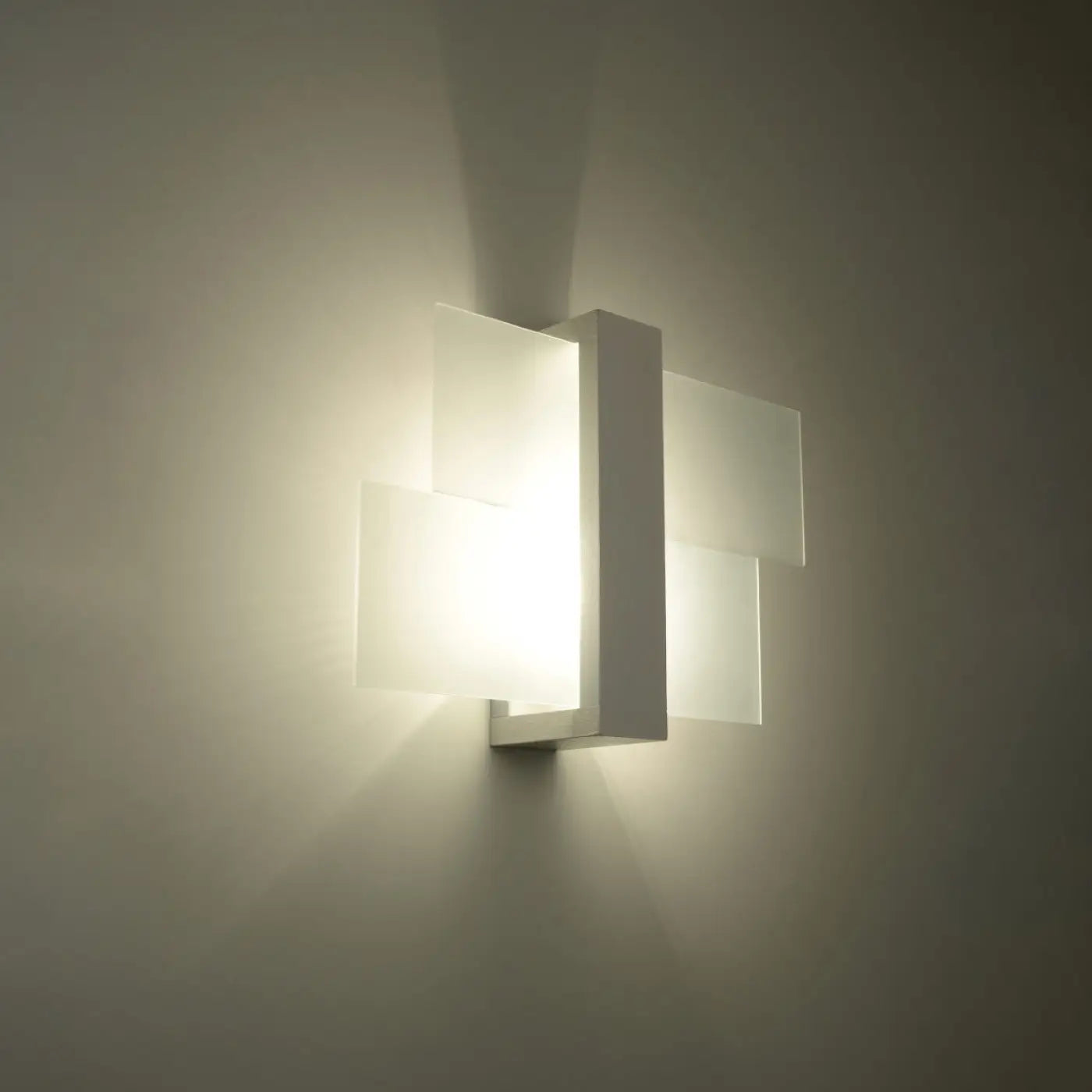 Applique murale LED blanche en bois et verre scandinave — vue 1