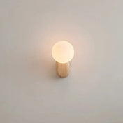 Applique murale LED bois clair et globe en verre opale — vue 4