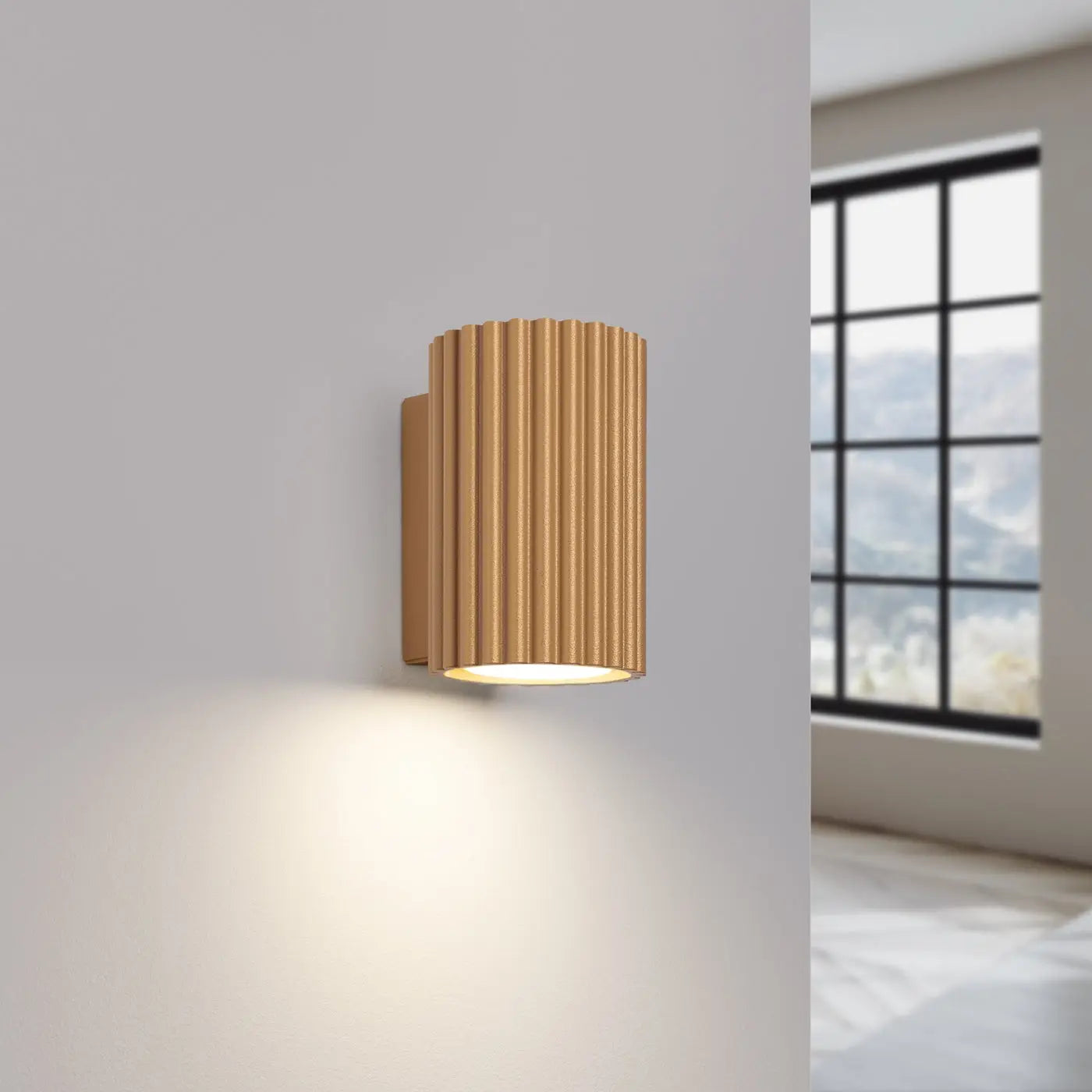 Applique murale LED cylindrique aluminium doré compacte — vue 1