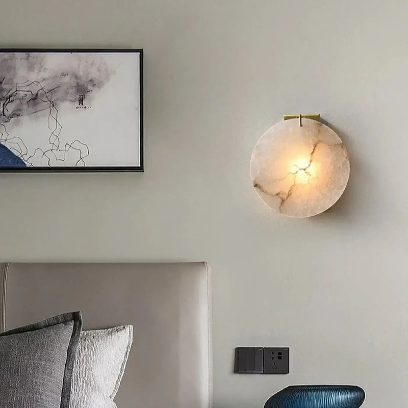 Applique murale LED design ronde en marbre et doré — vue 1