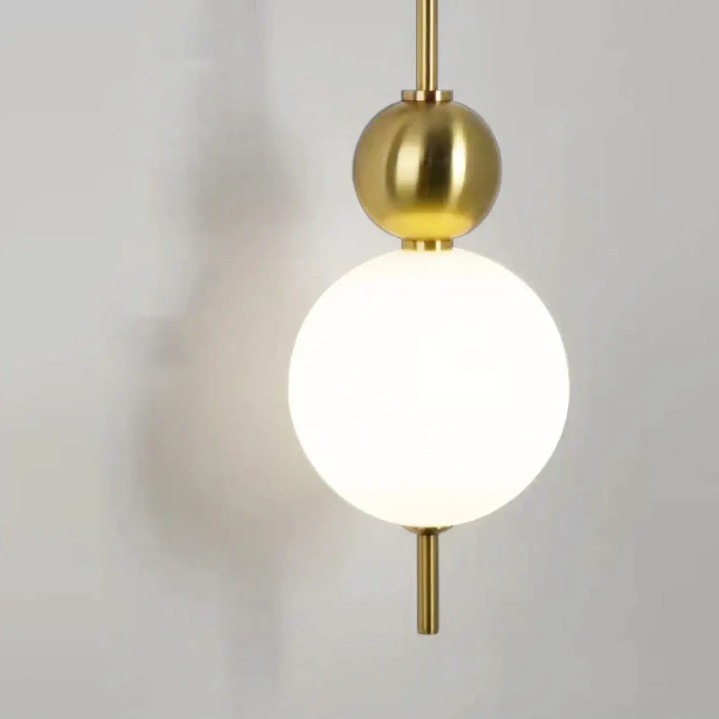 Applique murale LED dorée 3 boules aluminium Art Déco — vue 3