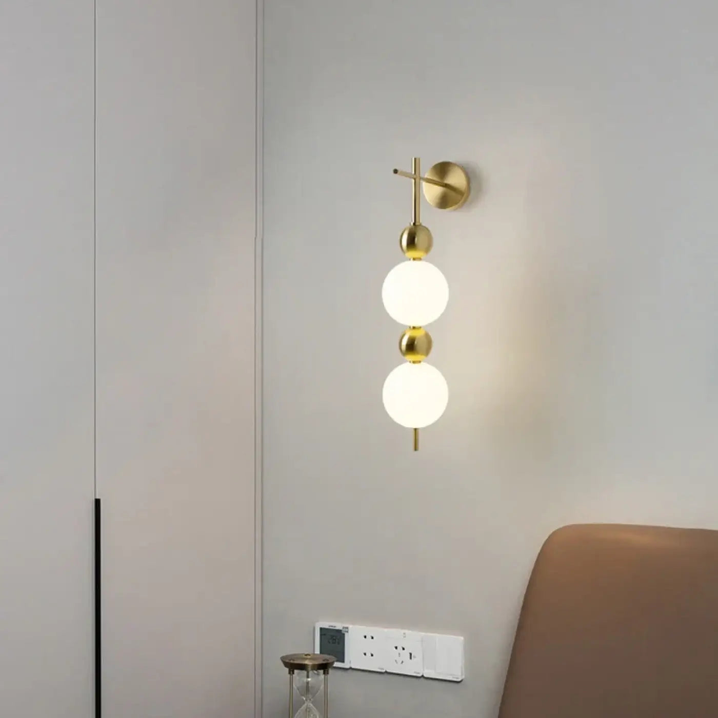 Applique murale LED dorée 3 boules aluminium Art Déco — vue 5