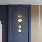 Applique murale LED dorée 3 globes en verre et métal noir — vue 1