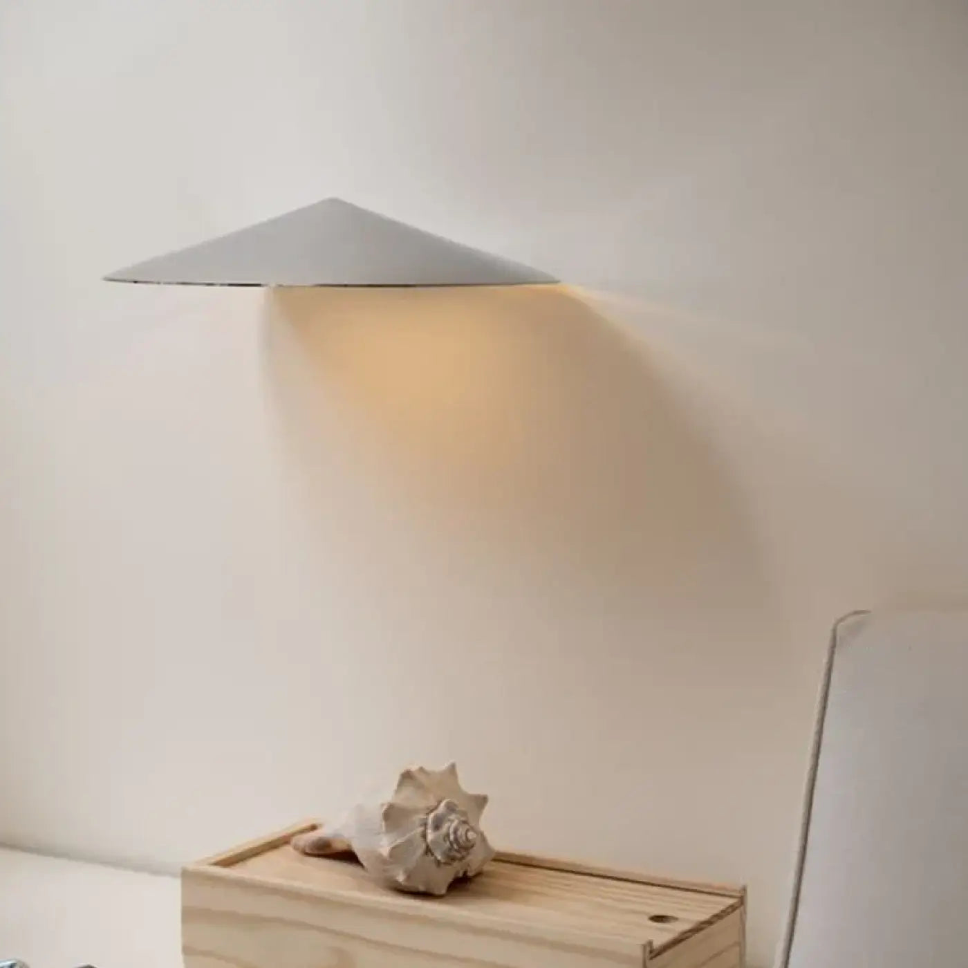 Applique murale LED dorée en aluminium et acrylique — vue 8