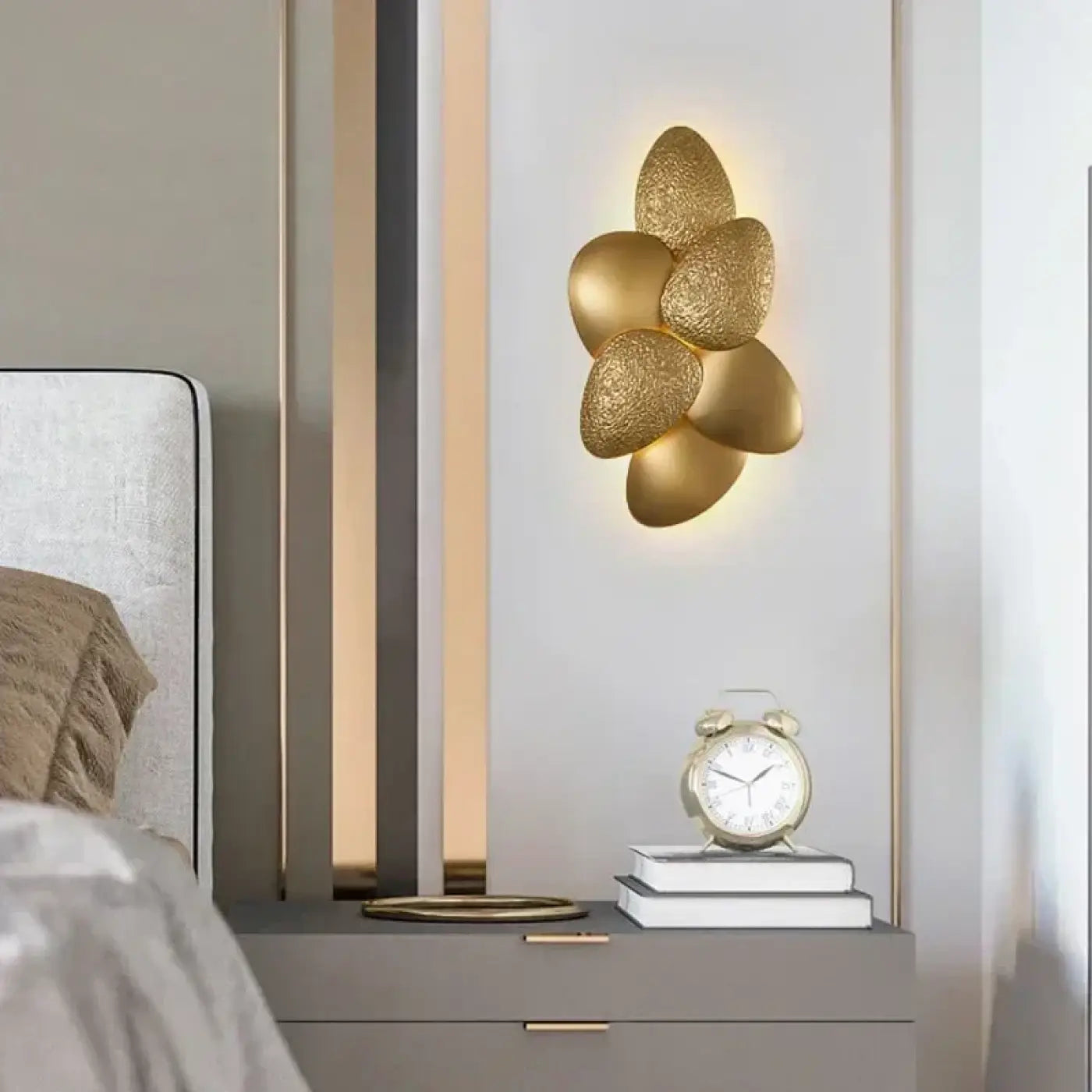Applique murale LED dorée feuilles style Art Déco — vue 1