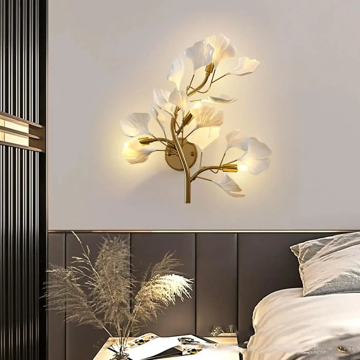 Applique murale LED dorée fleur à pétales art déco — vue 2