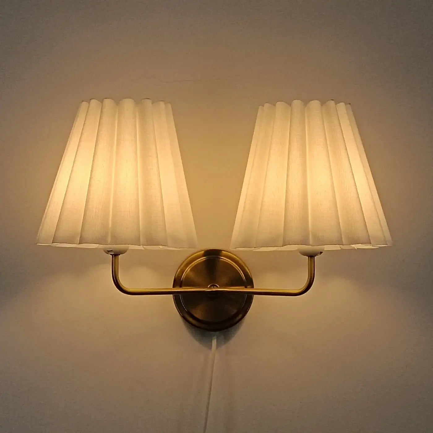 Applique murale LED double tissu plissé et métal doré — vue 1