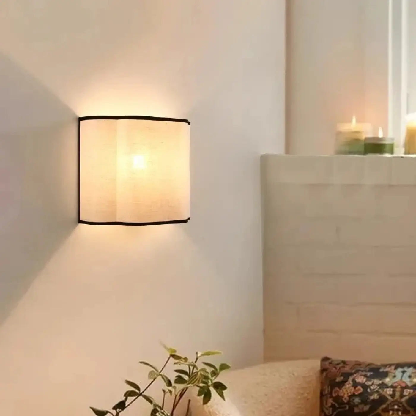 Applique murale LED en tissu et métal beige scandinave — vue 1