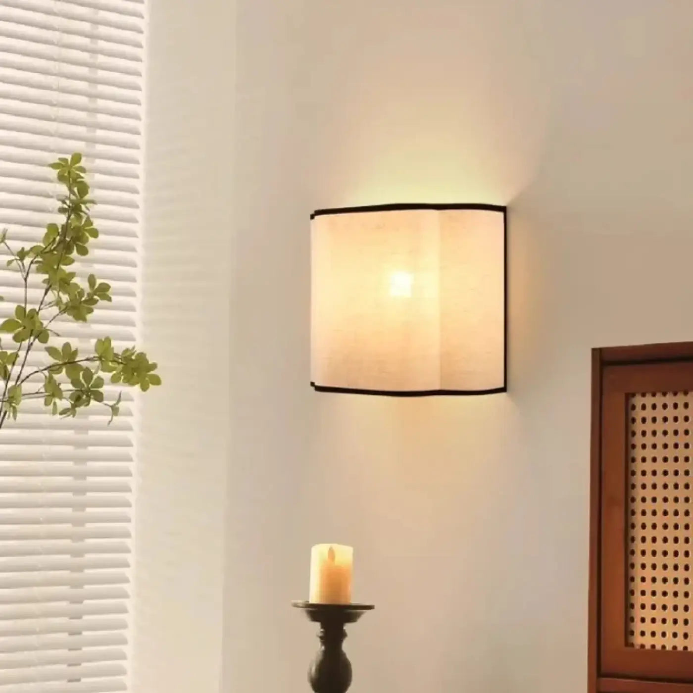 Applique murale LED en tissu et métal beige scandinave — vue 2