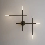 Applique murale LED géométrique noire et dorée en métal — vue 1