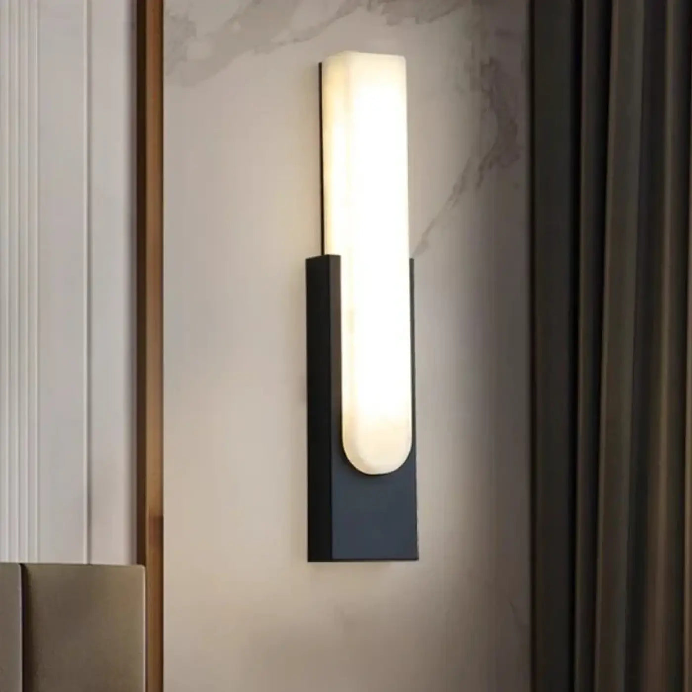 Applique murale LED linéaire noire blanche ou dorée — vue 1