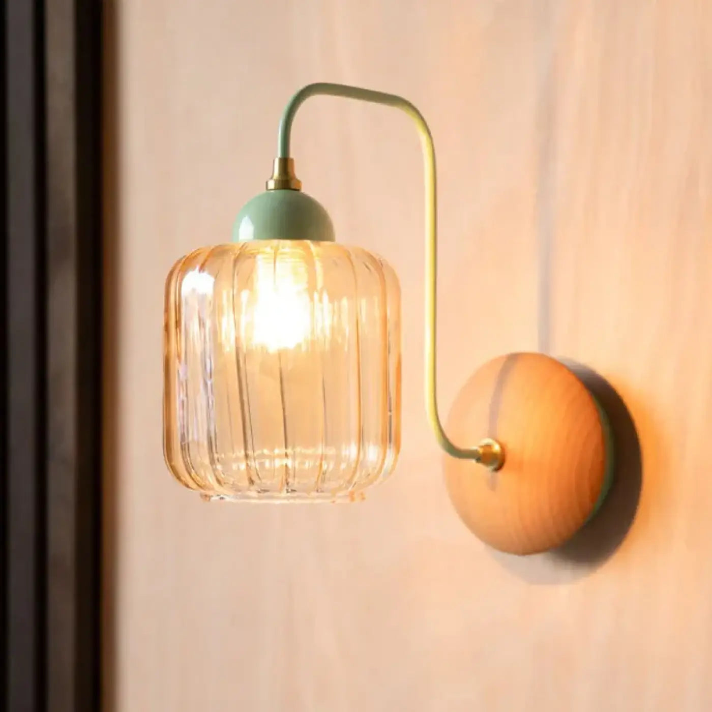 Applique murale LED minimaliste en verre et support bois — vue 1