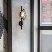 Applique murale LED noire à globe en verre pour cuisine — vue 1
