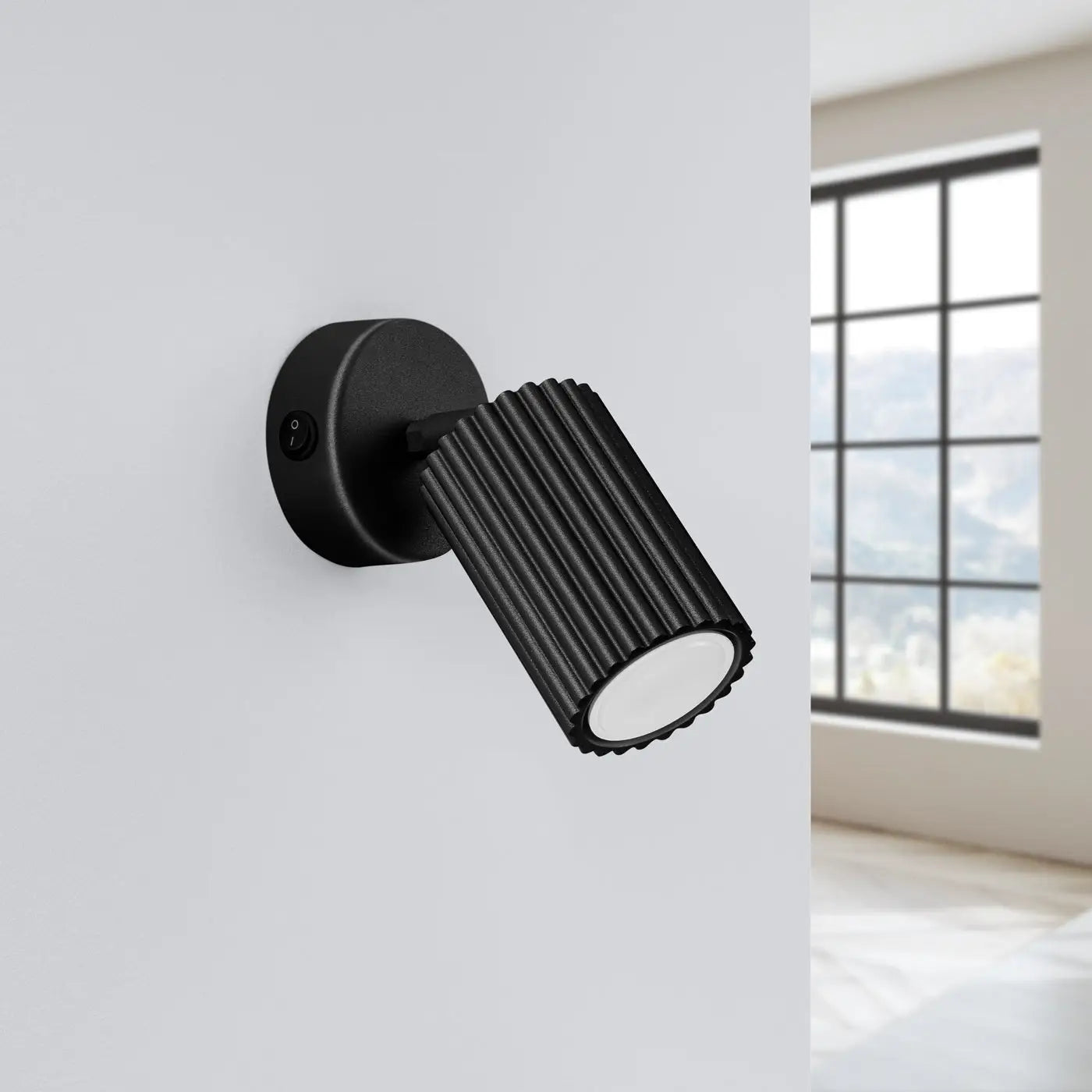 Applique murale LED noire avec interrupteur en aluminium — vue 2