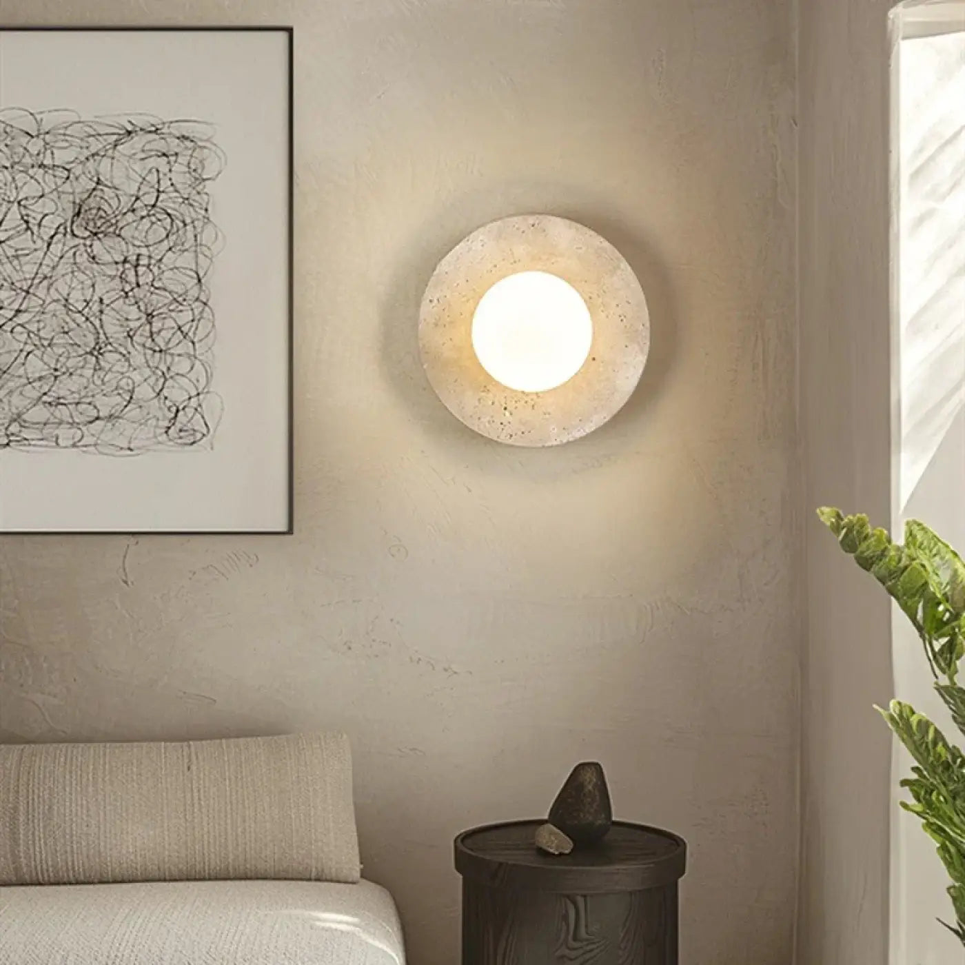 Applique murale LED ronde en marbre blanc et métal — vue 1