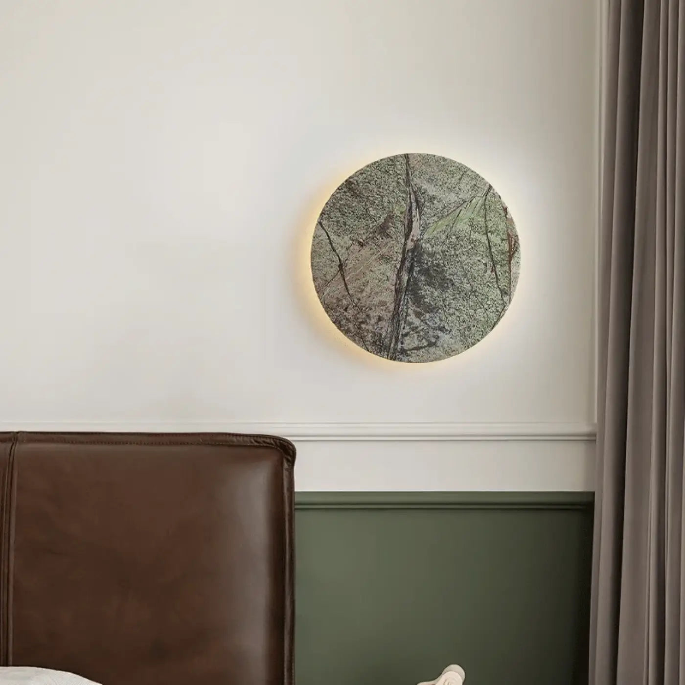 Applique murale LED verte en pierre ronde et sculpturale — vue 1