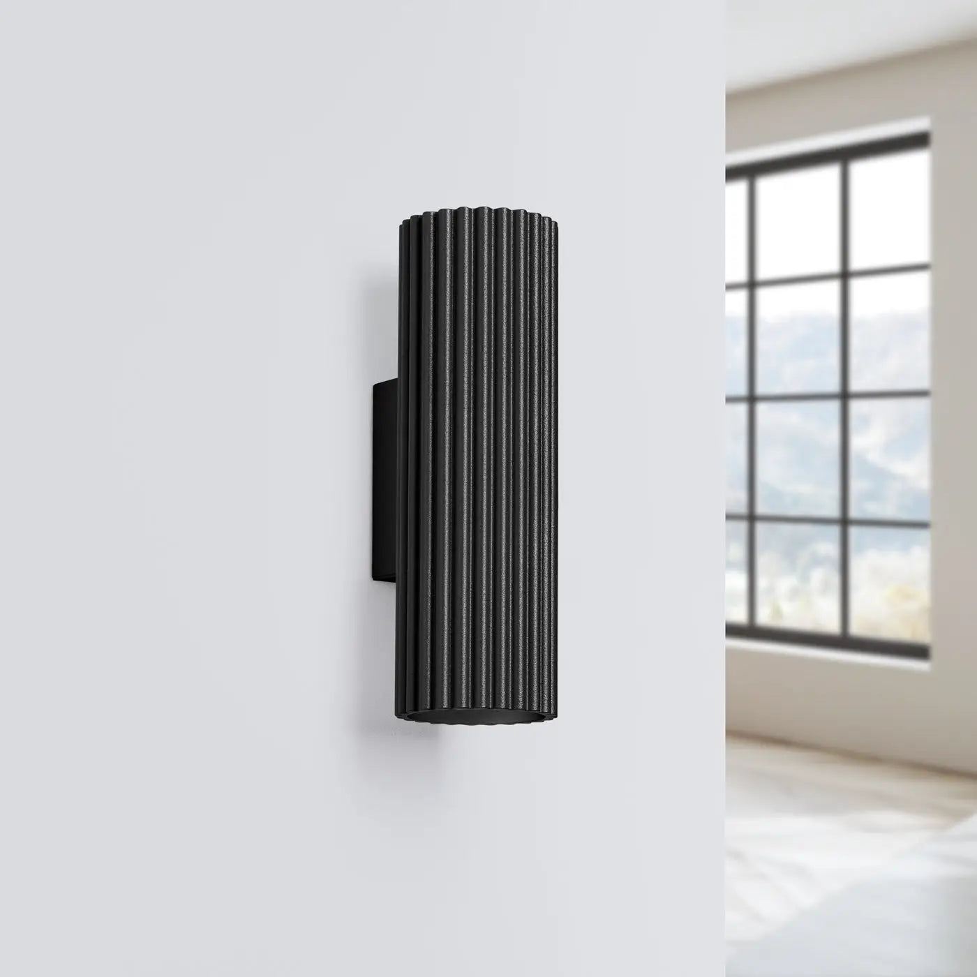 Applique murale noire cannelée LED minimaliste — vue 2