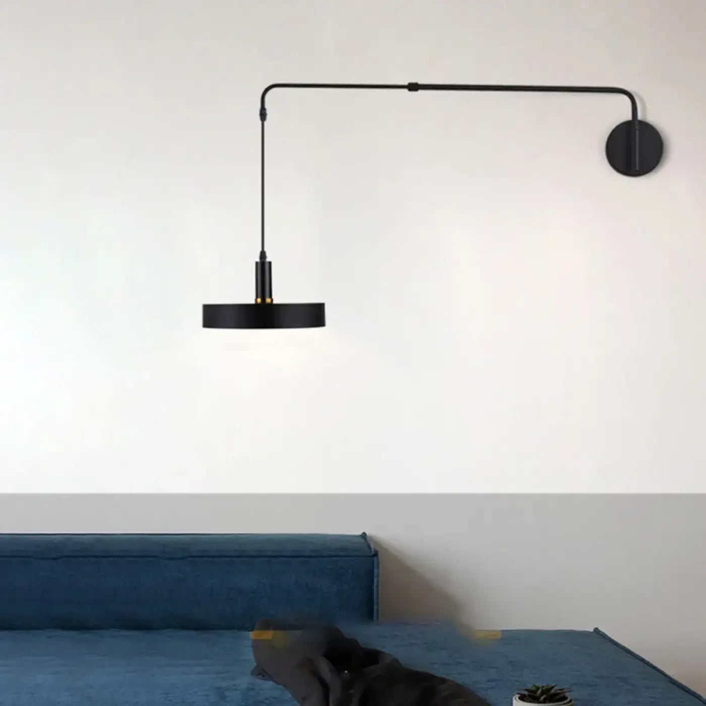 Applique murale noire en métal à bras orientable — vue 2