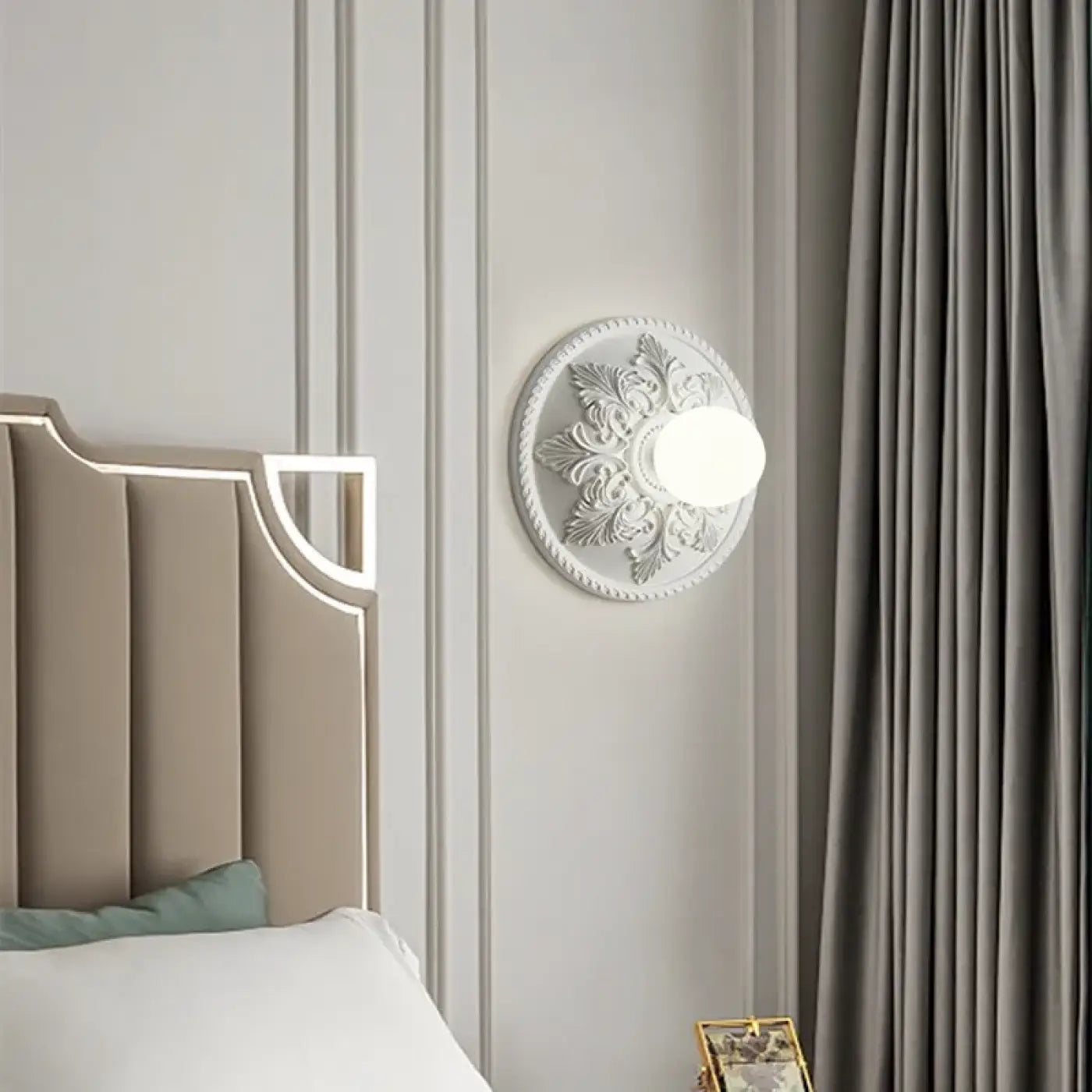 Applique murale ronde en résine blanche art déco — vue 5