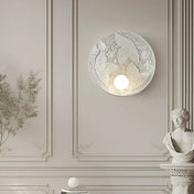 Applique murale ronde en verre et résine beige et blanc — vue 4