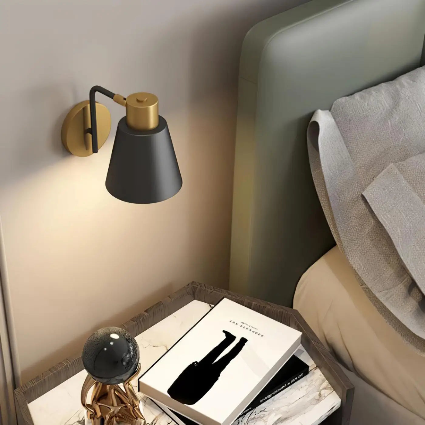 Applique murale scandinave en aluminium or et noir — vue 1
