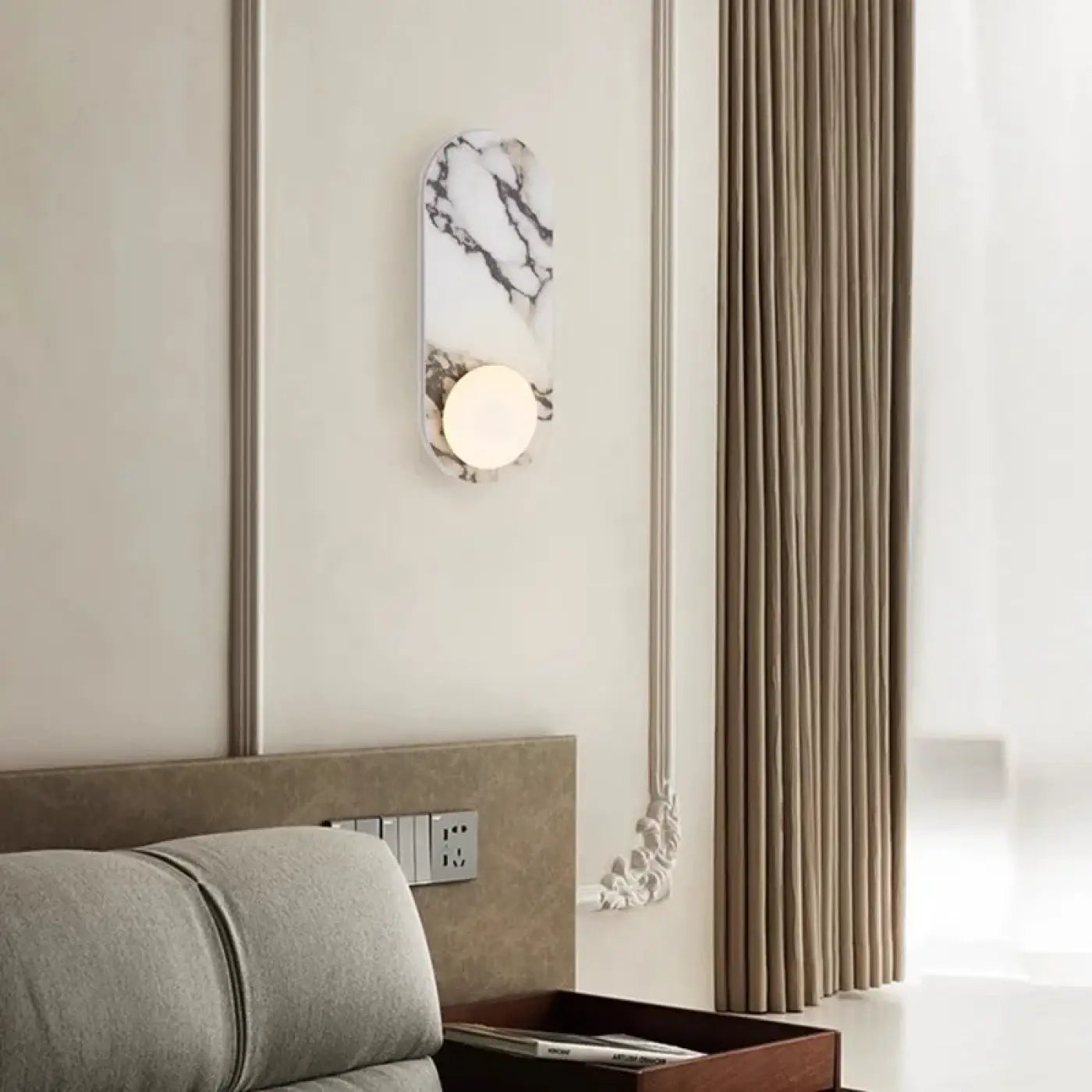 Applique murale scandinave en marbre blanc et aluminium — vue 2