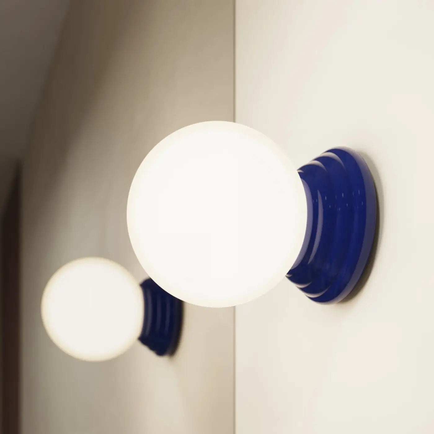 Plafonnier céramique ultramarine minimaliste | TUGU