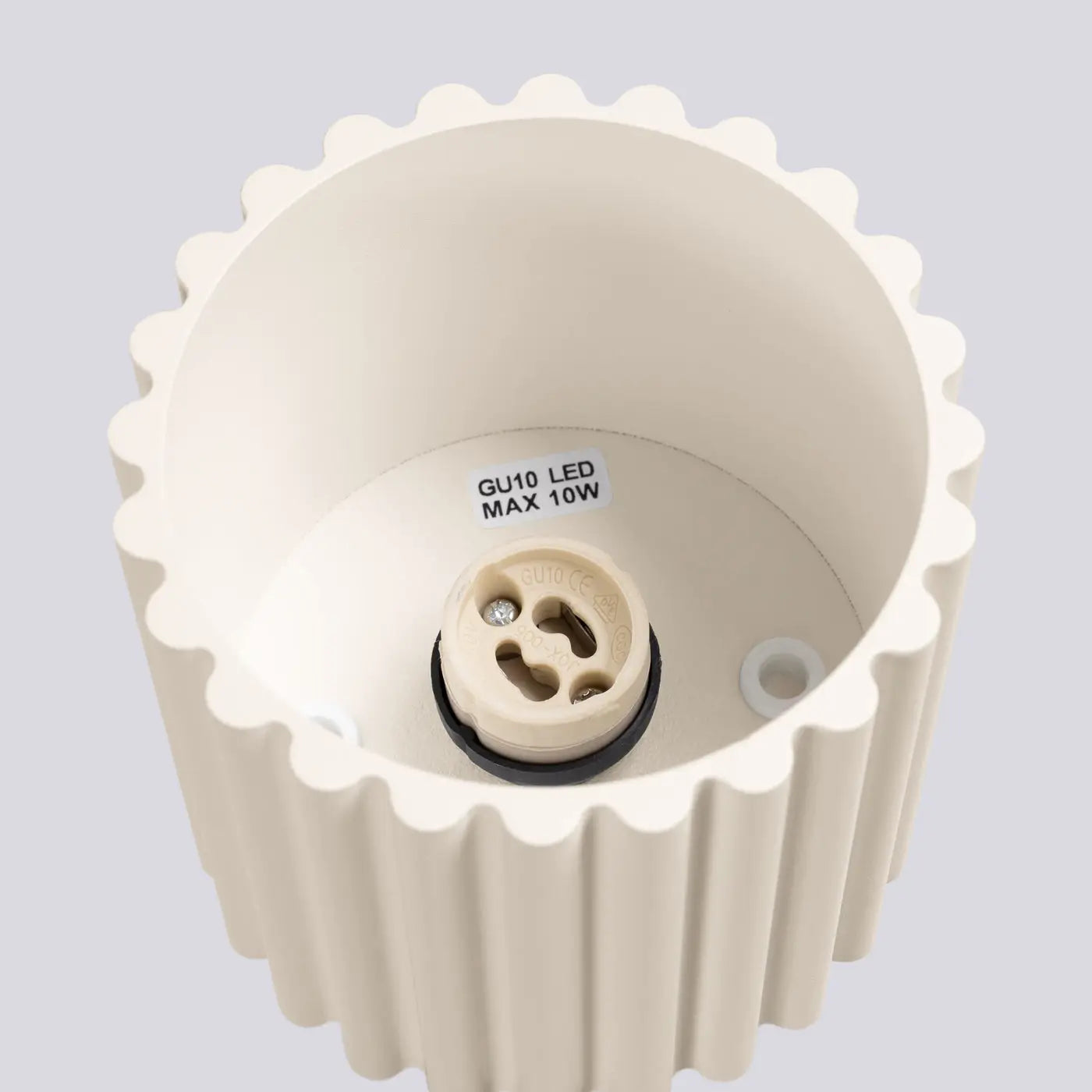 Plafonnier LED beige aluminium minimaliste | SUBUKA