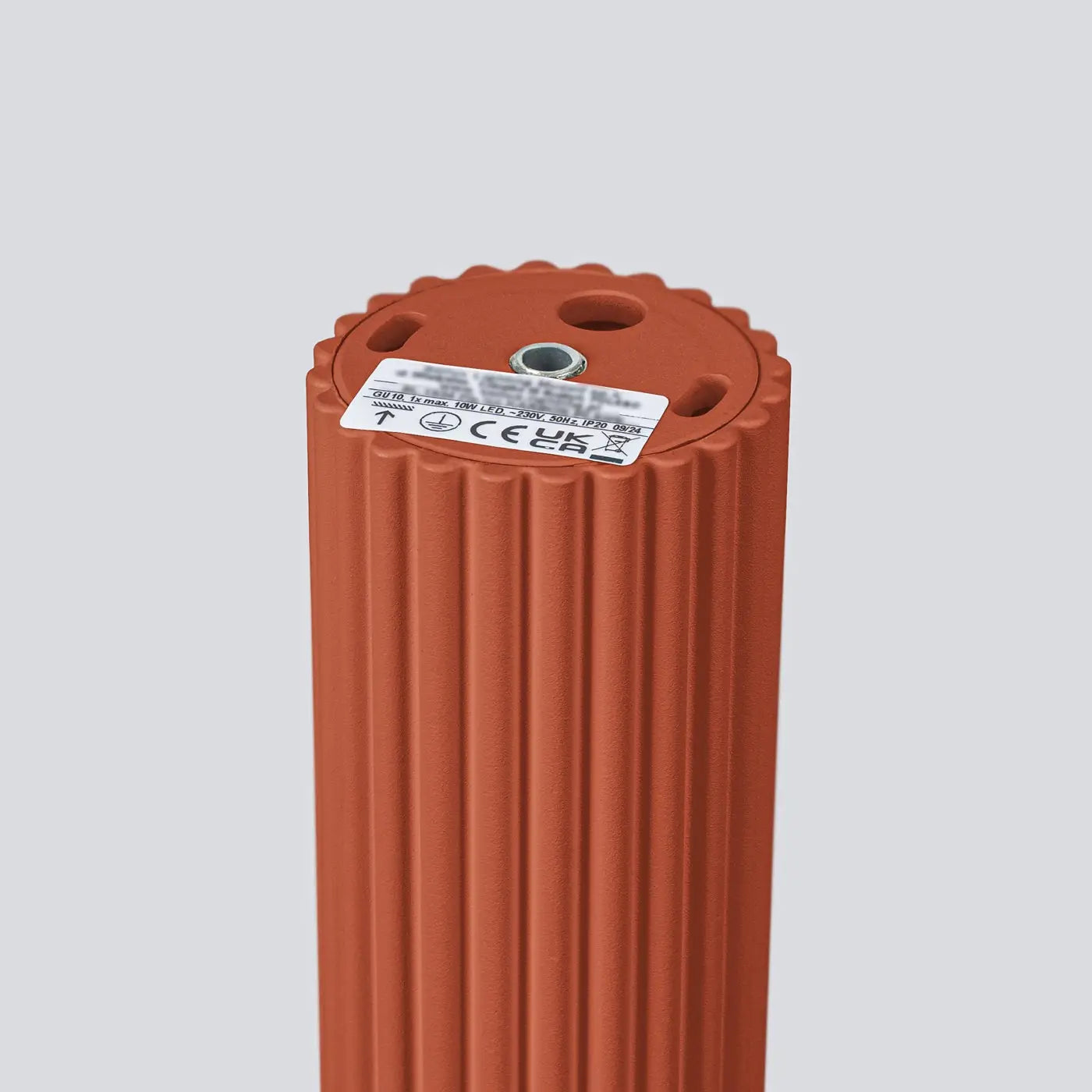 Plafonnier LED rouge ocre aluminium design | TUSEVA