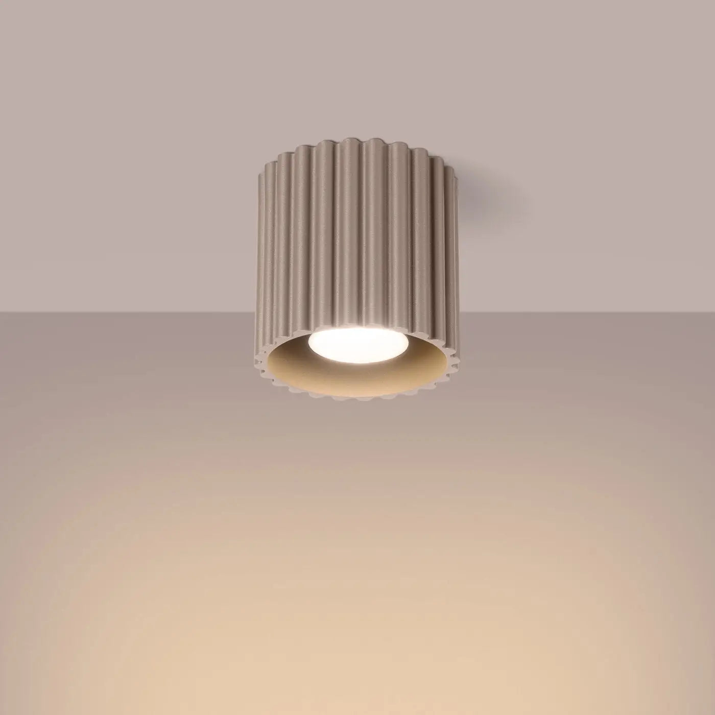 luminaire-plafonnier-cylindrique-taupe-rainure-style-minimaliste-383.webp