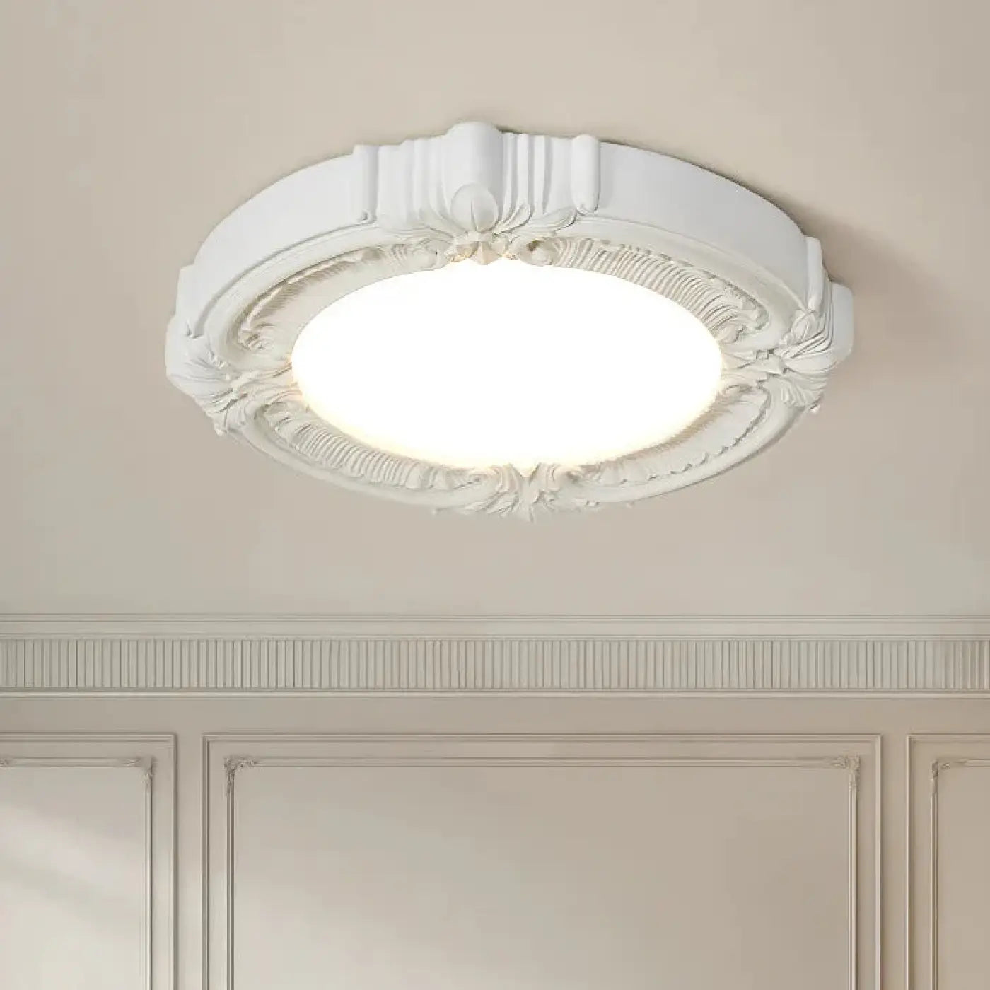 luminaire-plafonnier-inspire-rosaces-anciennes-resine-design-lumiere-960.webp