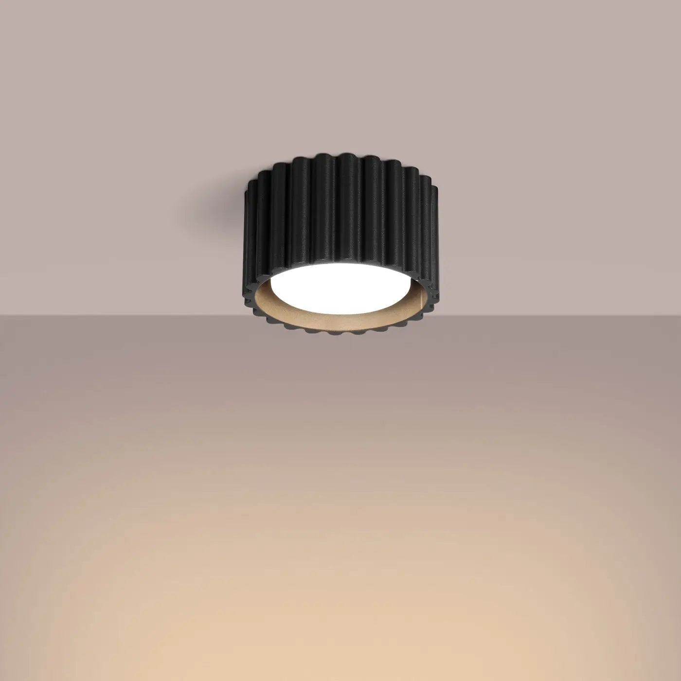 Plafonnier LED noir aluminium minimaliste | KEME