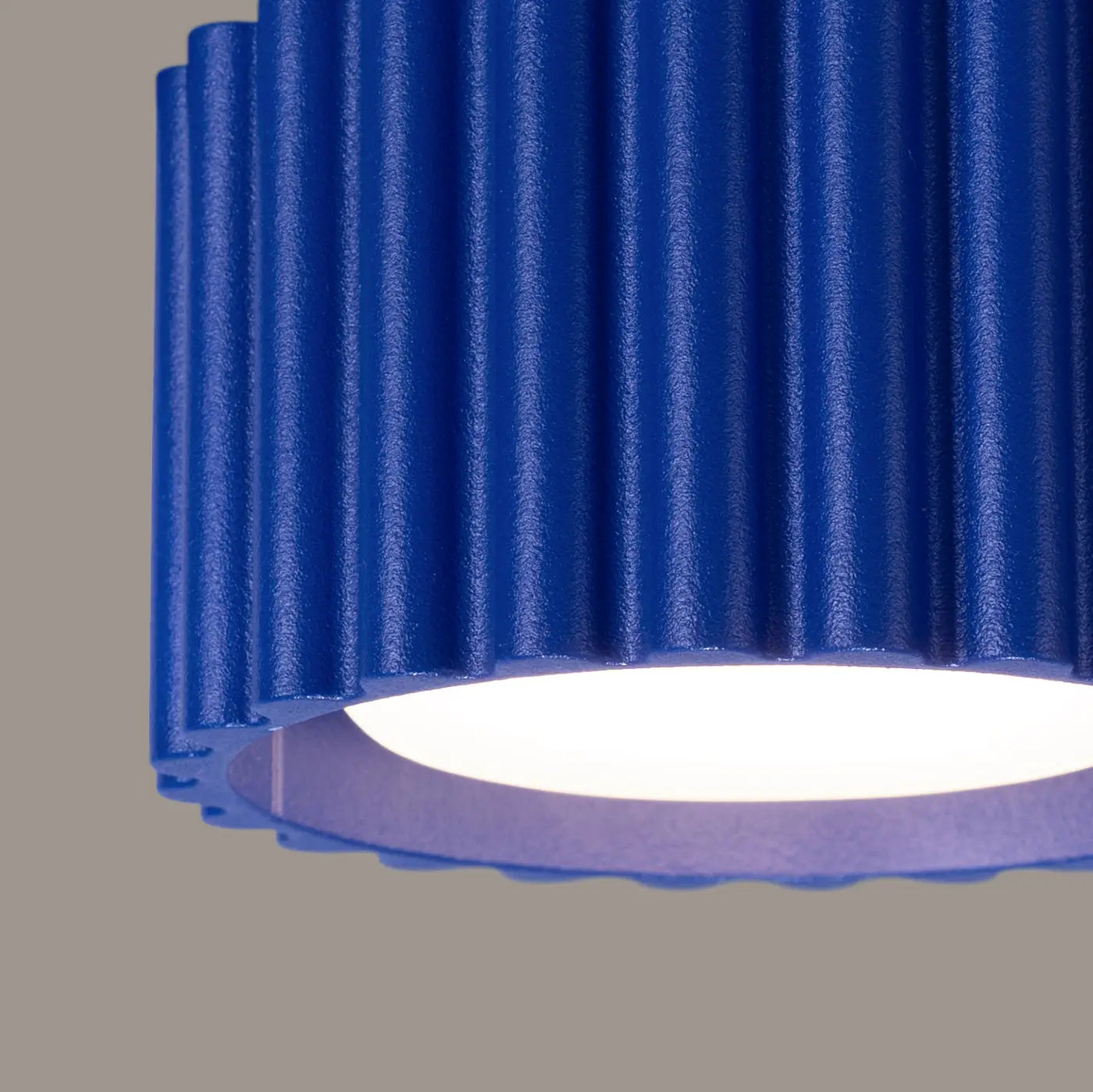 Plafonnier LED outremer scandinave | VEBIZI