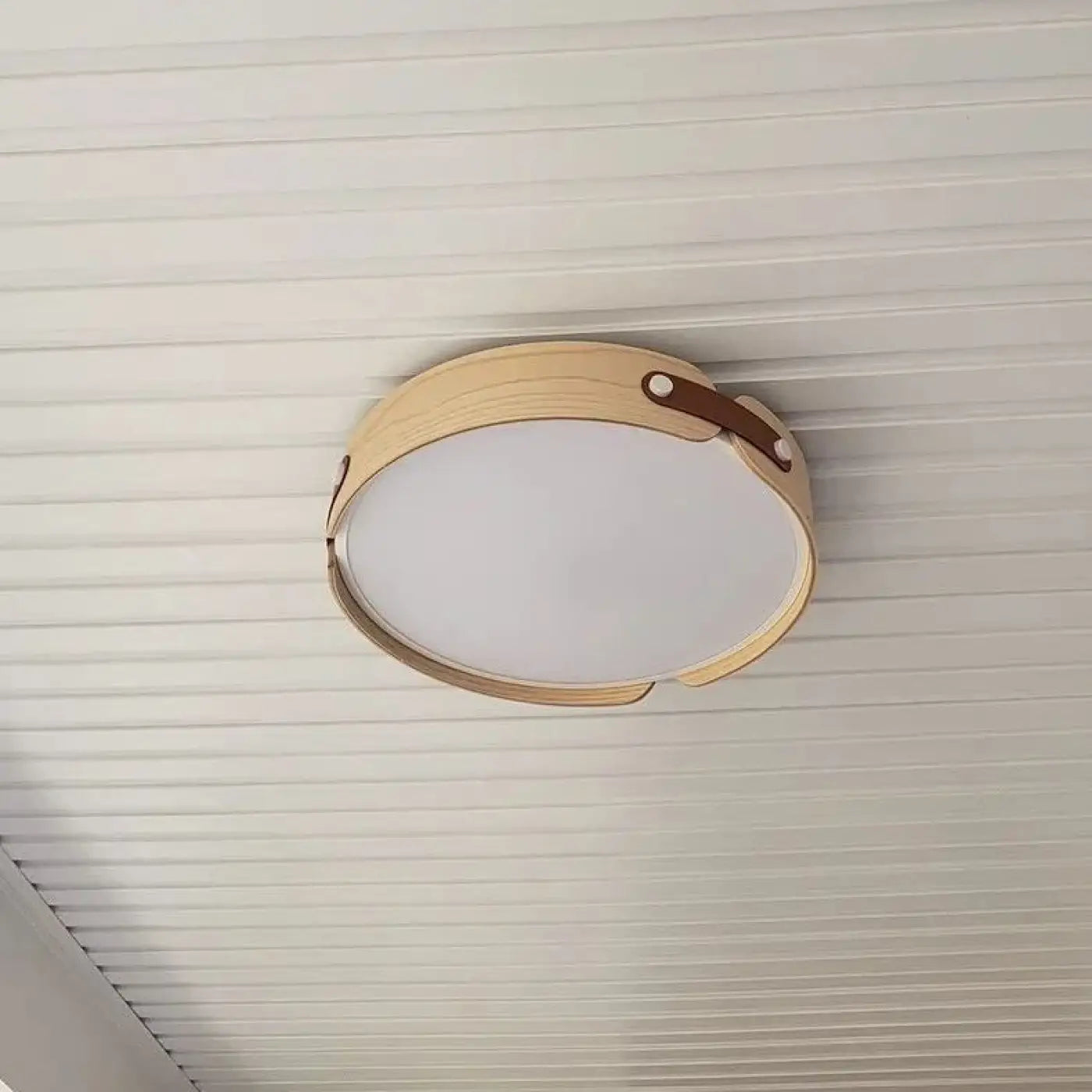 Plafonnier LED bois et cuir scandinave | GOMOFIK
