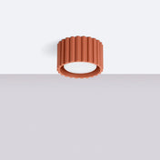 Plafonnier LED rouge ocre aluminium minimaliste | RADAPE