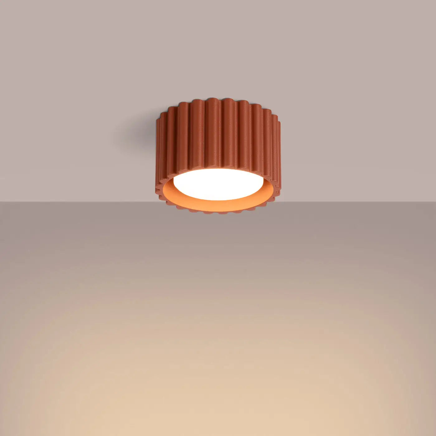 luminaire-plafonnier-rouge-ochra-style-moderne-encastre-plafond-abat-489.webp