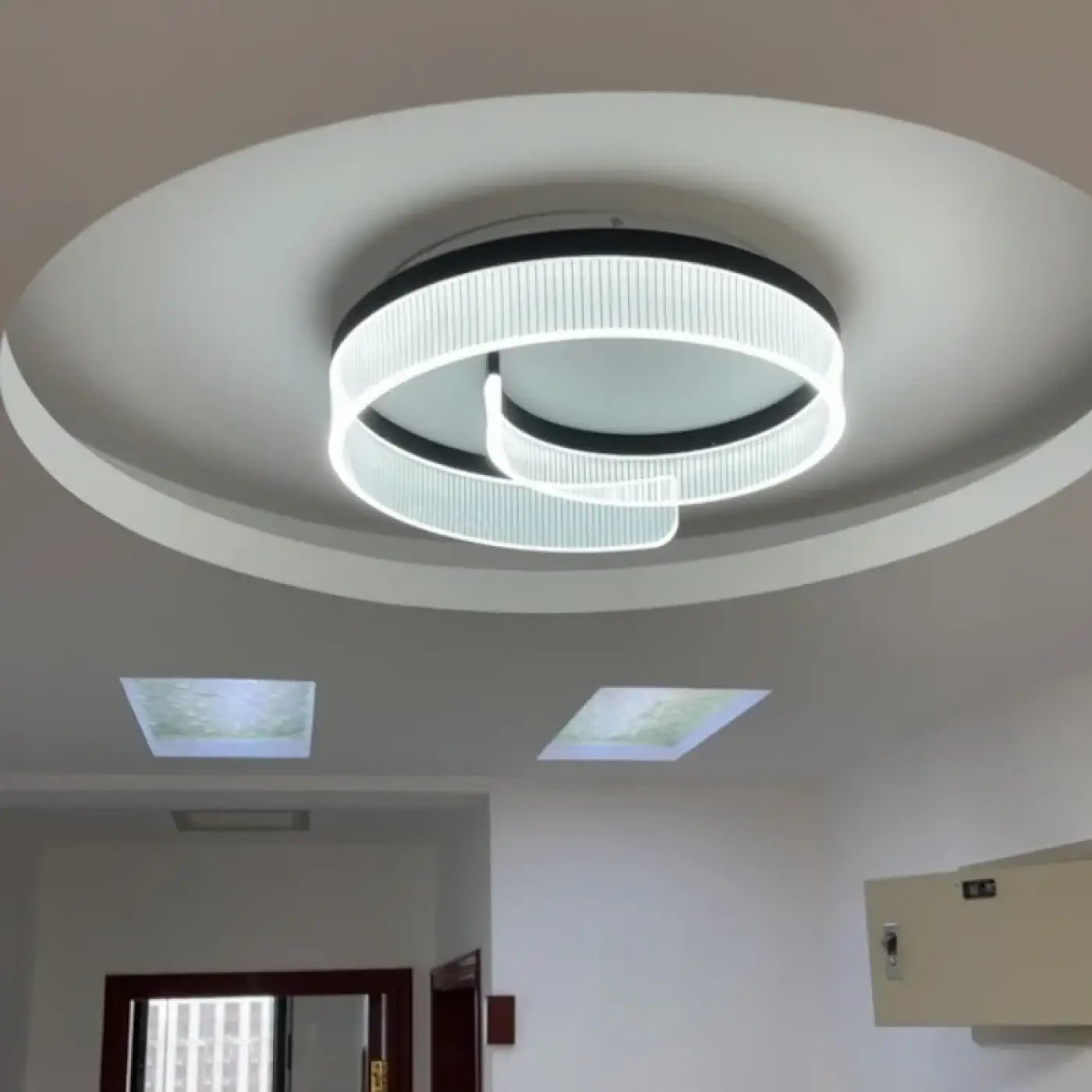 Plafonnier LED circulaire noir et blanc moderne | TULOZE