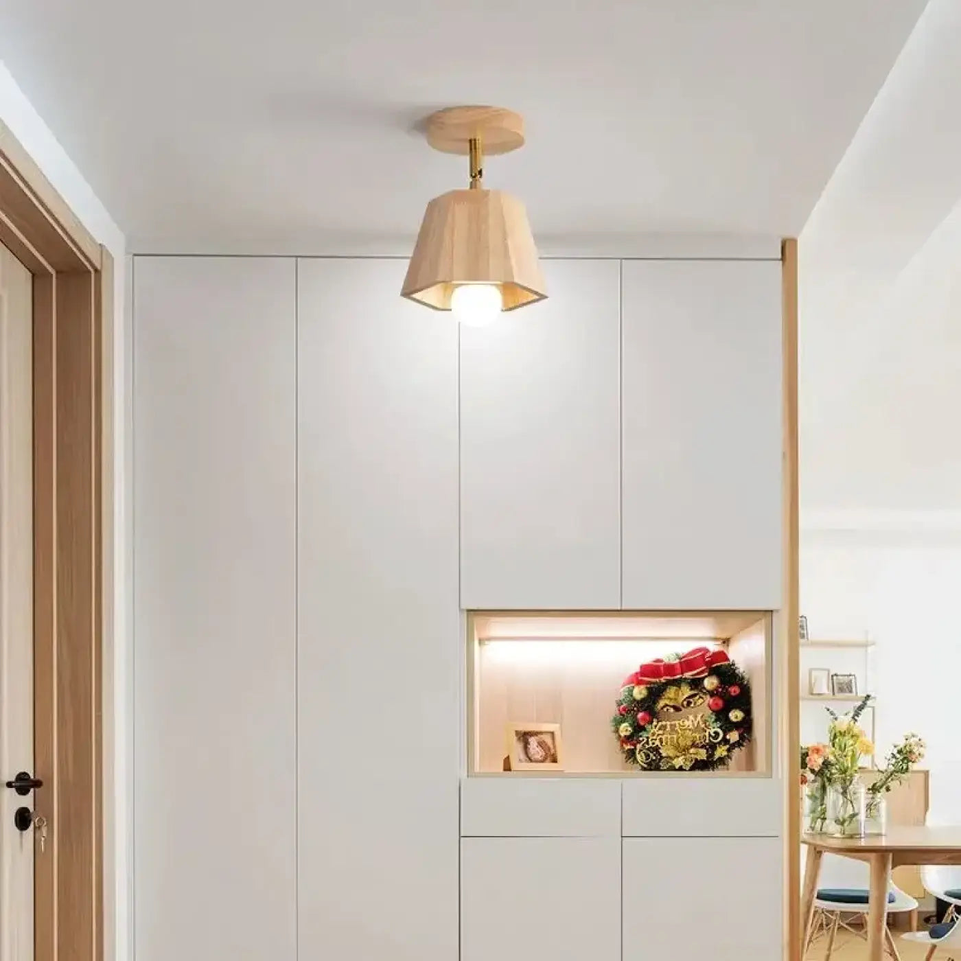 plafonnier-design-bois-spots-led-orientables-style-moderne-suspension-335_51325a5e-dbf6-441f-b3d3-be171dd8399b.webp