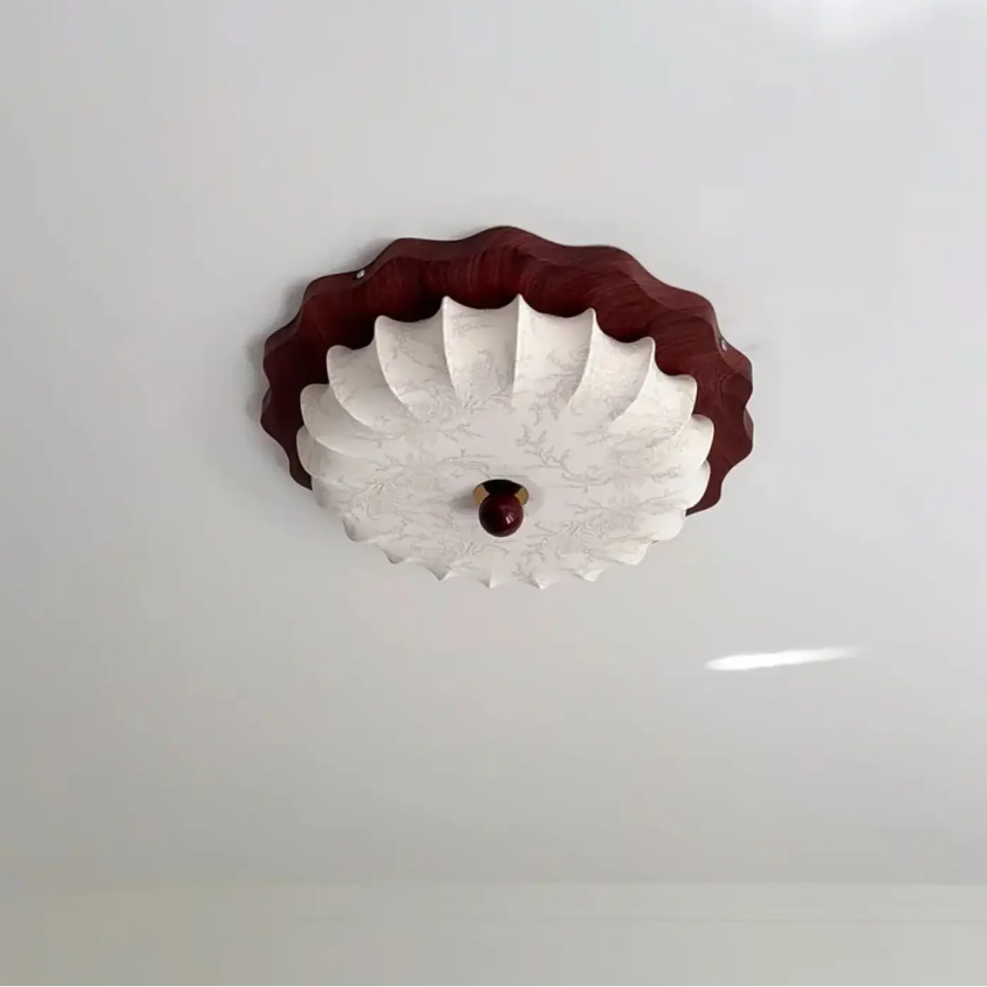 plafonnier-fleur-sculptee-lumiere-diffuse-lampe-plafond-decorative-579.webp