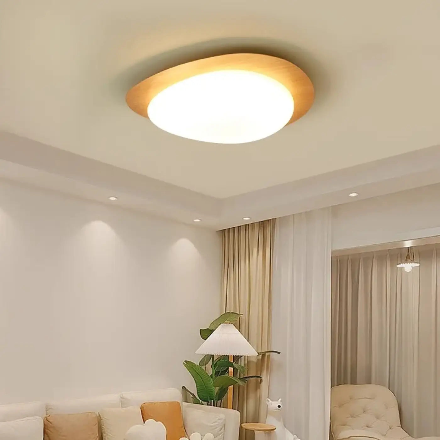 Plafonnier LED doré moderne pour salon | SUZIGI