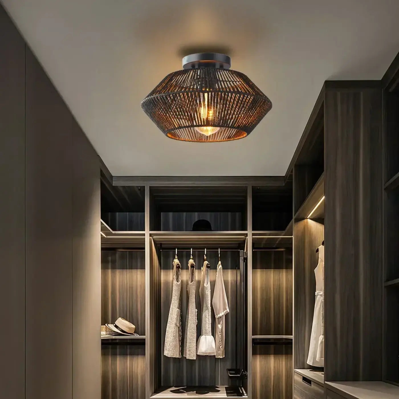 plafonnier-moderne-metal-noir-design-geometrique-luminaire-plafond-408.webp