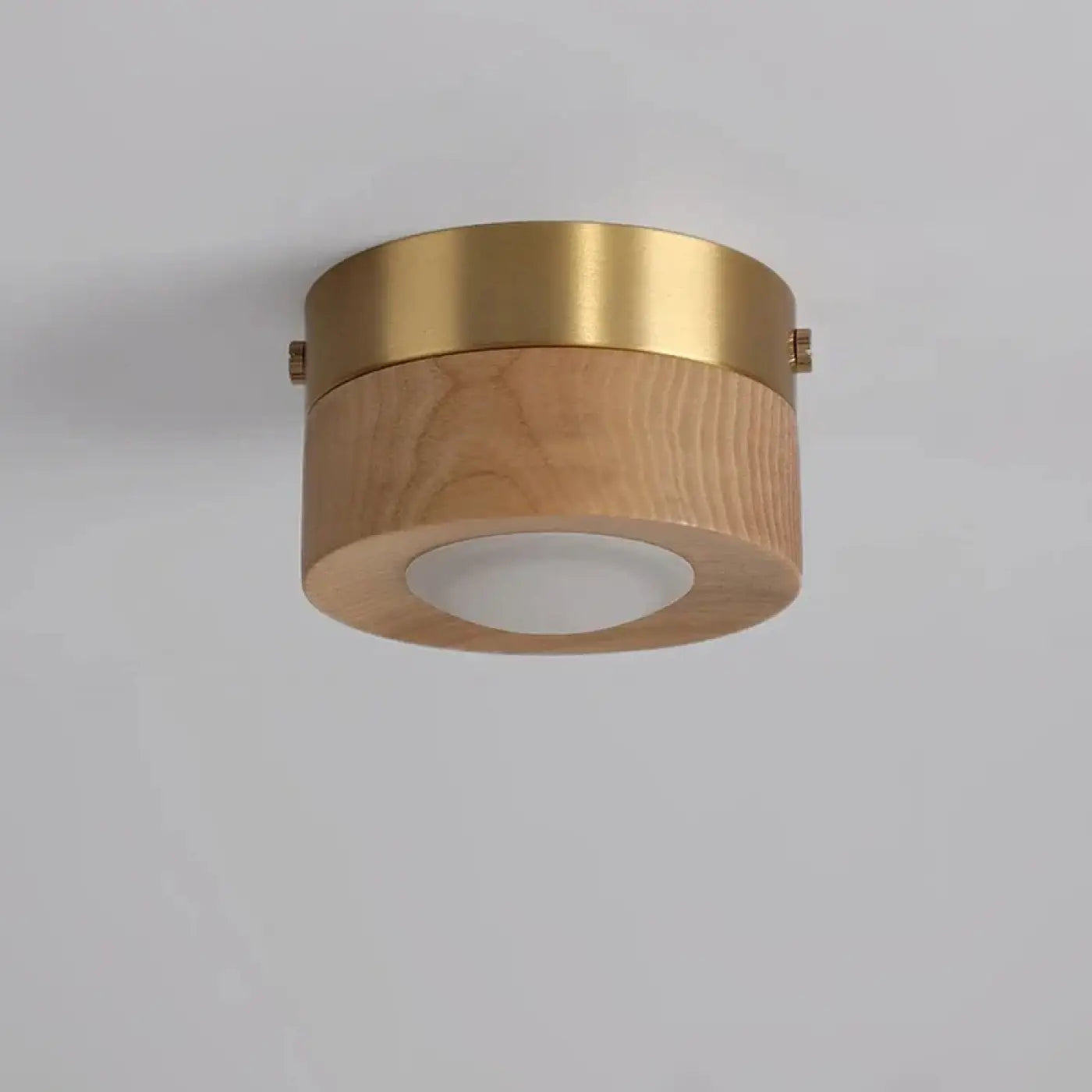 plafonnier-scandinave-minimaliste-bois-naturel-finition-laiton-dore-132.webp