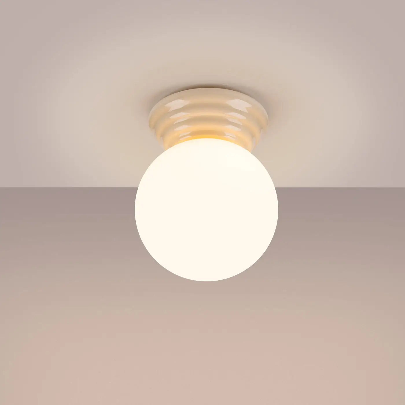 plafonnier-zori-beige-ip44-a-vasque-ceramique-couleur-265.webp